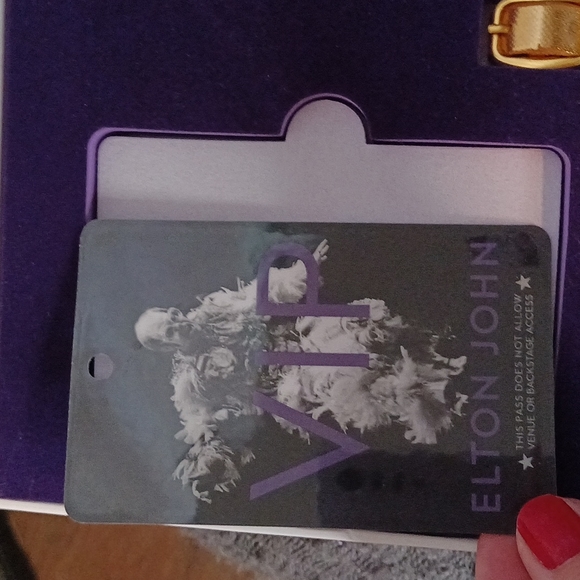 Elton John VIP Merchandise Package Farewell Yellow Brick Road 2019-22 Final Tour - Picture 3 of 9
